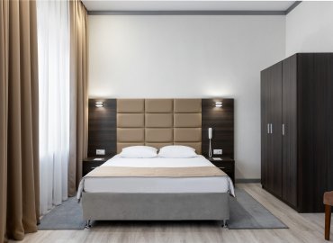 parallel hotel: Улучшенный номер с кроватью «Queen-size»